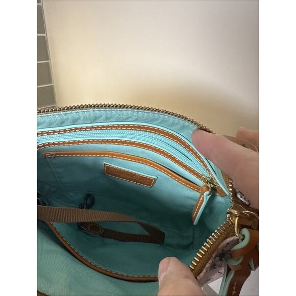 2020 Disney Epcot Flower & Garden Festival Dooney & Bourke Crossbody Bag Purse - Picture 9 of 13